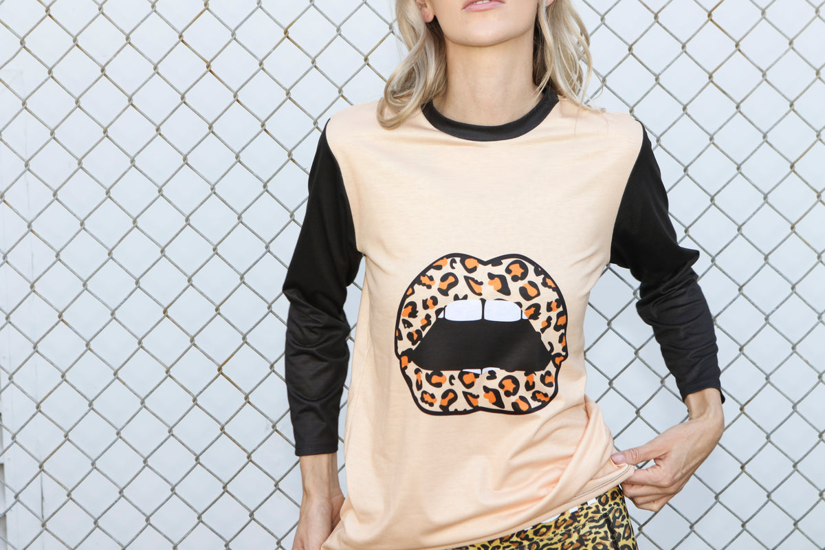 R67™ — Women’s Long Sleeve Run Shirt Lips